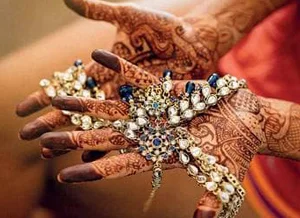 Find Mehndi Designers